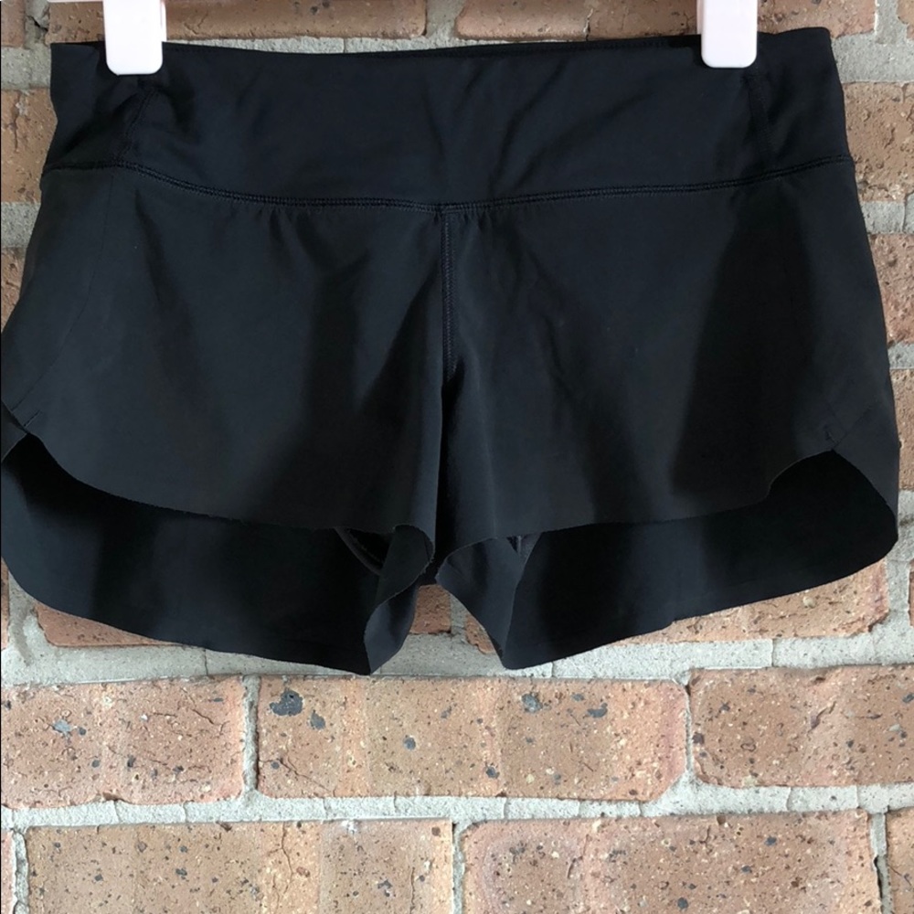 Lululemon speed-up 2.5 inch black shorts size 4